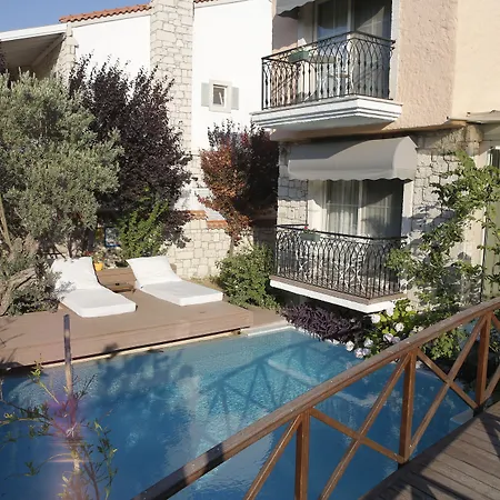 فندق Mandalina 2*