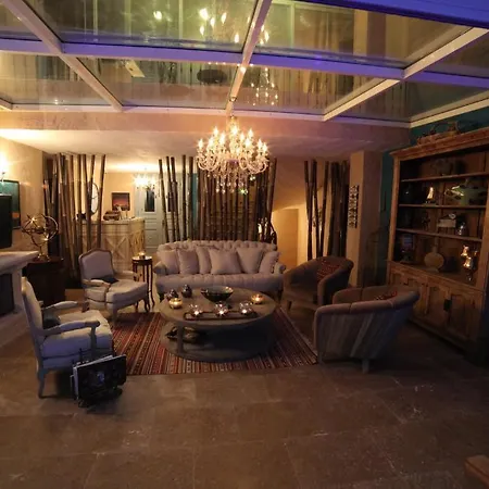 מלון Mandalina 2*