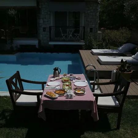 Mandalina Alaçatı